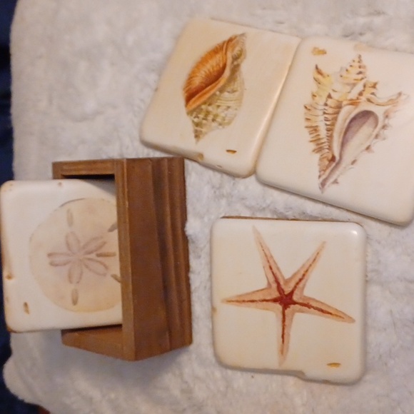 Shell designs coasters set with holder MudPie NEW - Picture 4 of 6